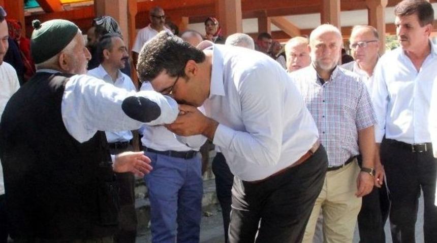 Asırlık Bayram Pilavı Geleneği Devam Ediyor