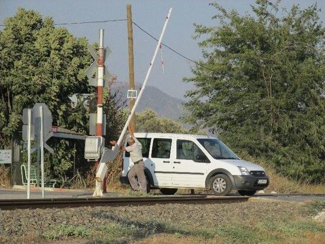 Sürekli Arızalanan Bariyerler Sorun Olmaya Başladı