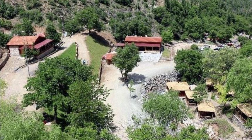 Bayramda Derebağ Şelalesi&rsquo;ne Ziyaret&ccedil;i Akını