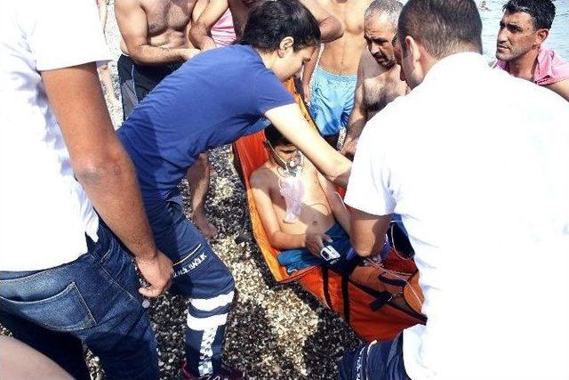 Deniz Simidi Elinden Kayan 12 Yaşındaki Çocuk Boğulmaktan Son Anda Kurtarıldı