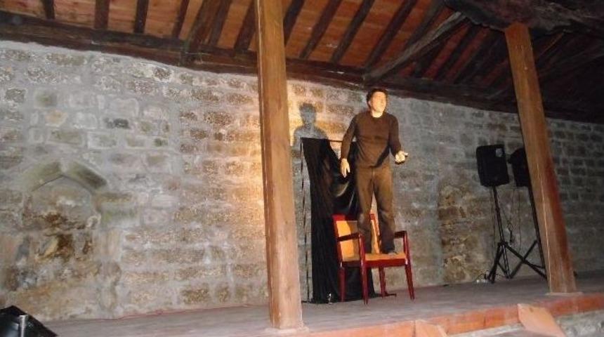 &Ccedil;ardak&rsquo;ta &lsquo;faust&rsquo; G&ouml;sterisi