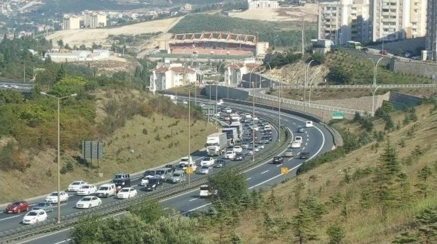 Tem&rsquo;de İstanbul&rsquo;a D&ouml;n&uuml;ş Yoğunluğu S&uuml;r&uuml;yor