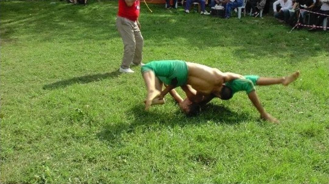 Karakucak G&uuml;reşlerine İlgi Azaldı