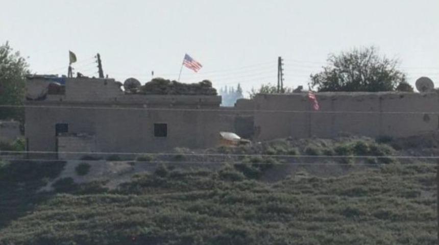 Telabyad&rsquo;a Abd Bayrakları Asıldı