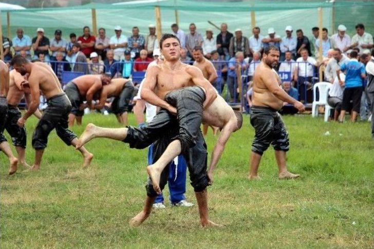 2 Saatte Yenildiği Rakibini, 1 Dakikada Yenerek Başpehlivan Oldu G2