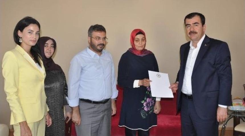 Erdem, Başbakan Yıldırım&rsquo;ın Mektubunu Şehit Ailesine Teslim Etti