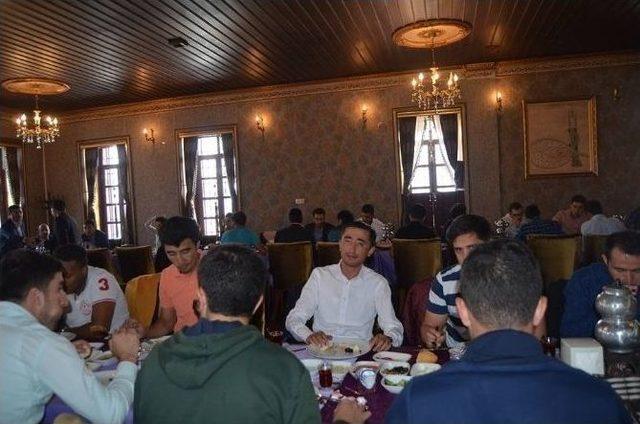 Erzurum’da Uluslararası Öğrenci Derneğinin Geleneksel Bayramlaşma Töreni Yapıldı