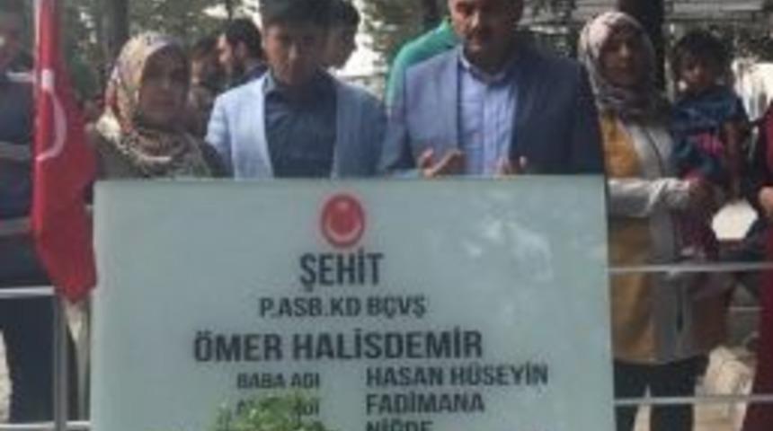 Başkan Cabbar Şehit &Ouml;mer Halisdemir&rsquo;in Kabrini Ziyaret Etti