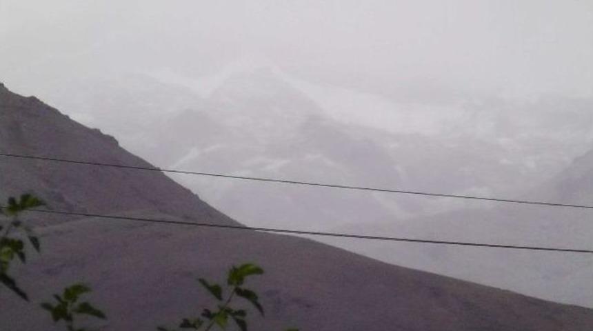 Munzur Dağları&rsquo;na Yılın İlk Karı D&uuml;şt&uuml;