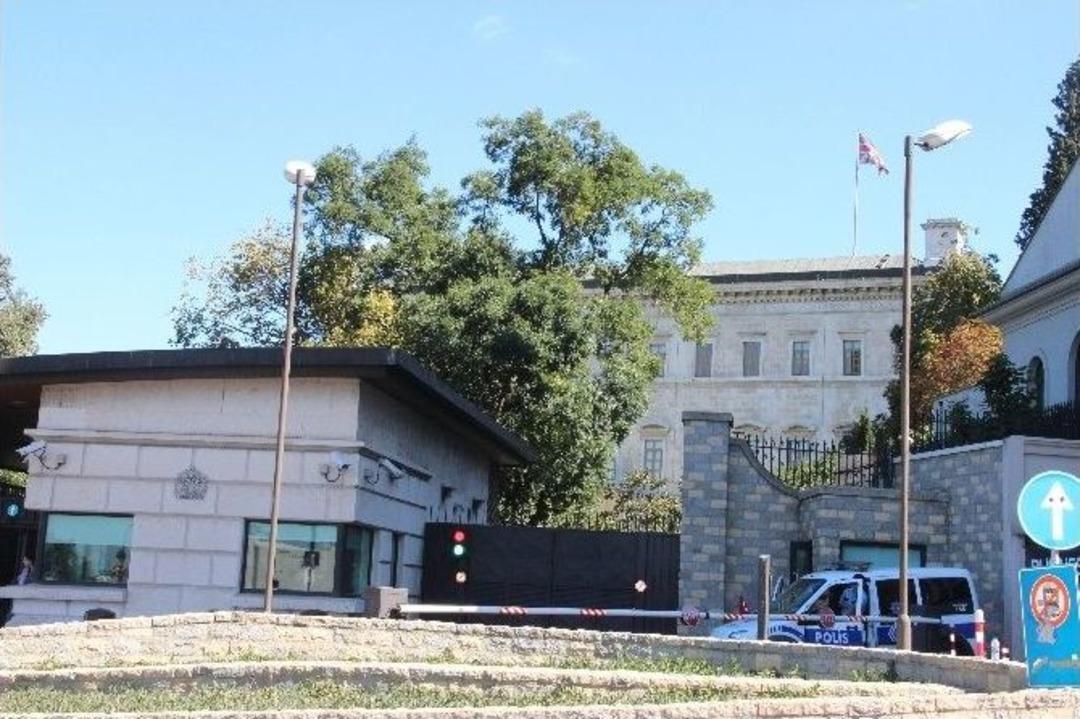 İngiltere Ankara&rsquo;da Kapattı, İstanbul&rsquo;da A&ccedil;ık