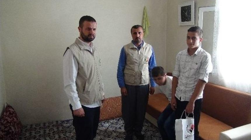 &Uuml;mmet Der Ve İho-ebrar Silvan&rsquo;da 600 Aileye Kurban Eti Dağıttı