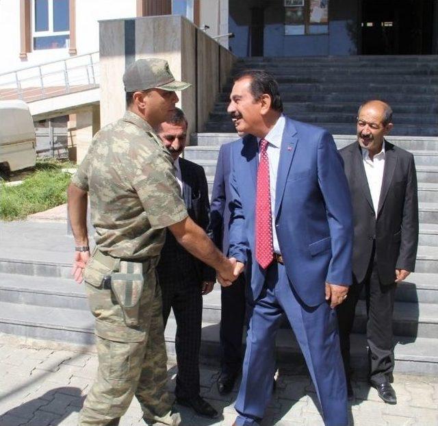 Başkale&rsquo;de Bayram Kutlaması 1