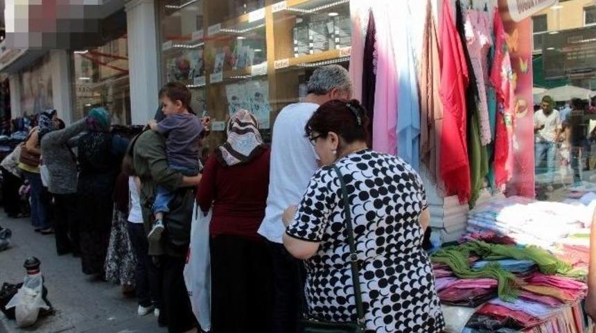 Tuhafiyeci Esnafı &Ccedil;ifte Bayram Yaptı