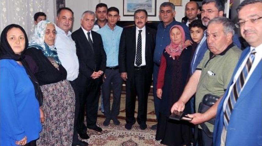 Bakan Eroğlu, Afyonkarahisar&rsquo;da Şehit Ailelerini Ziyaret Etti