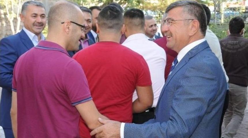 Başkan Akdoğan Kurban Bayramı&rsquo;nı Da Halkla İ&ccedil; İ&ccedil;e Ge&ccedil;irdi