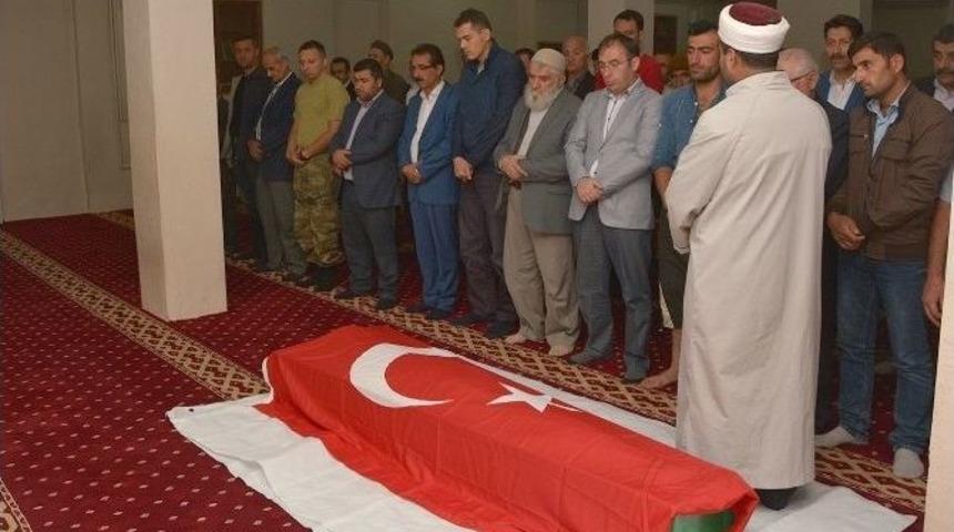 Pkk’lıların Şehit Ettiği Koruyucu Defnedildi