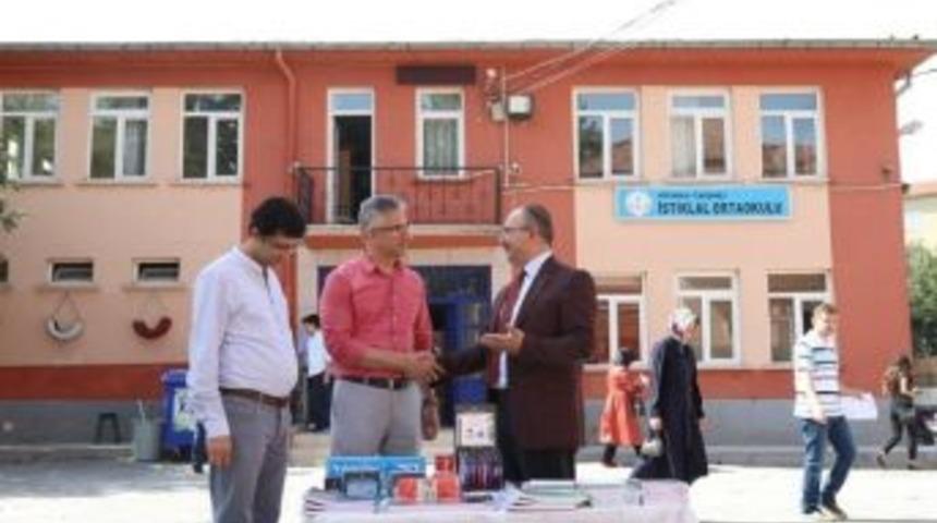 800 &Ouml;ğrenciye Kırtasiye Yardımı