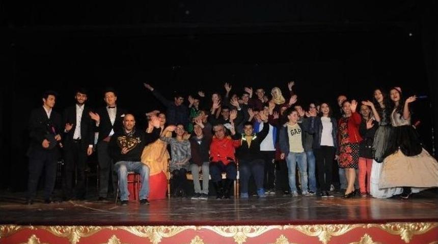 Mamak Kent Tiyatrosu Yeni Sezona Hazır