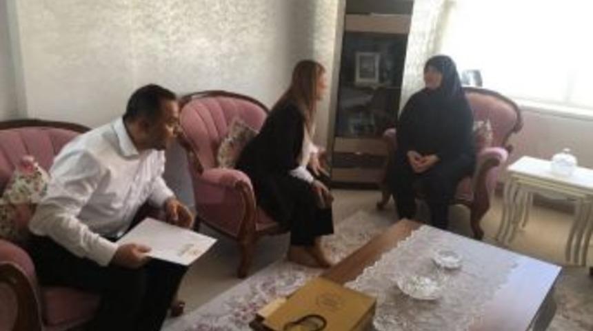 Ak Parti Heyeti, Şehit Ailelerini Ziyaret Etti