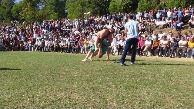 Bartın’da Güreş Müsabakalarına Yoğun İlgi