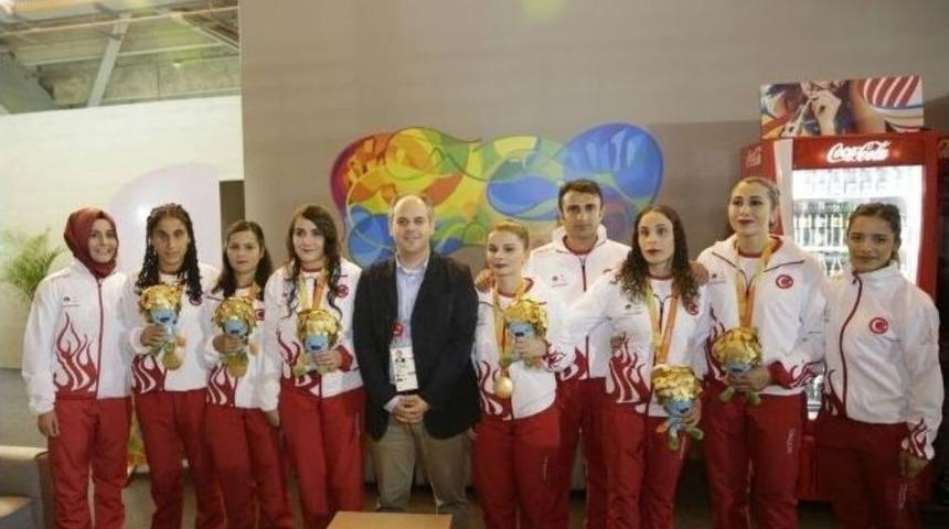 Bakan &Ccedil;ağatay Kılı&ccedil;, Goalball Kadın Milli Takımı&rsquo;nı Kutladı