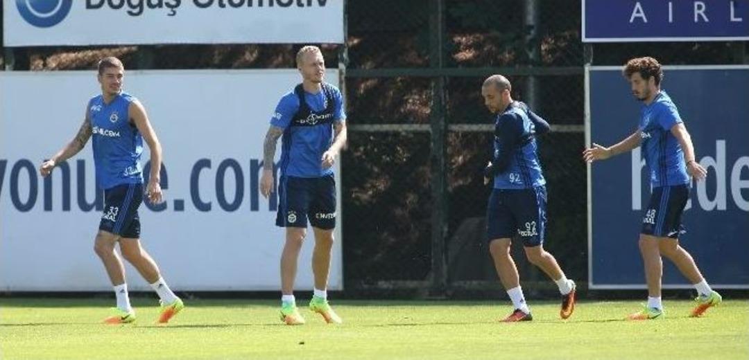 Fenerbah&ccedil;e, Kasımpaşa Ma&ccedil;ının Hazırlıklarını S&uuml;rd&uuml;r&uuml;yor