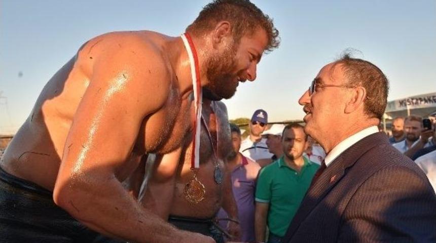 Yalıntaş&rsquo;ın Başpehlivanı İsmail Balaban