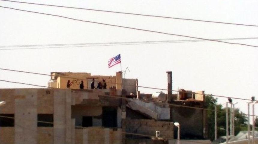 Pyd&rsquo;liler Abd Bayrağı İ&ccedil;in N&ouml;bet Tutuyor