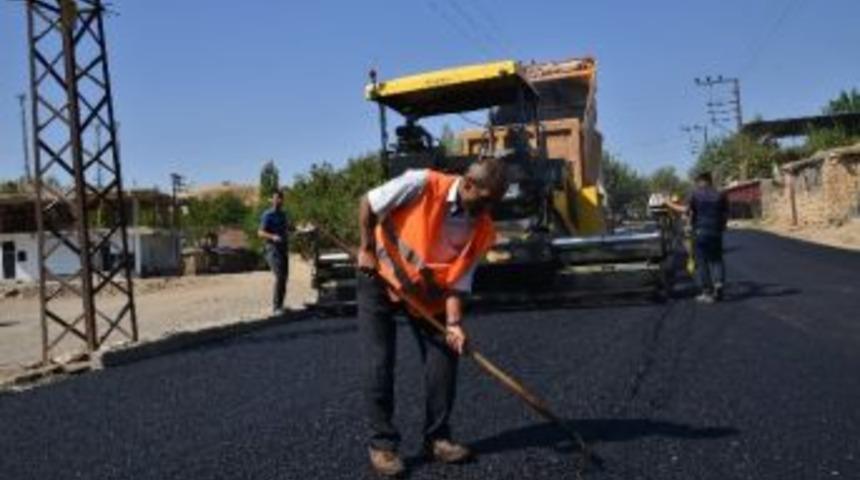 Silvan&rsquo;da Sıcak Asfalt &Ccedil;alışması