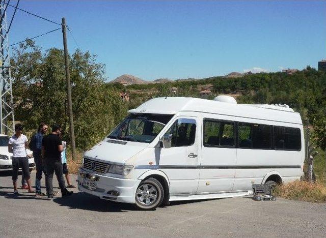 Çalınan Minibüs Terk Edilmiş Halde Bulundu