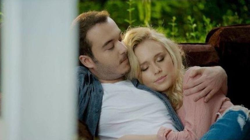 T&uuml;rkiye &lsquo;yar Olur Mu&rsquo; Şarkısını Konuştu