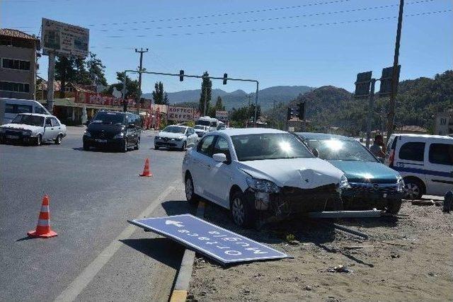 Dalaman’da Trafik Kazası; 3 Yaralı