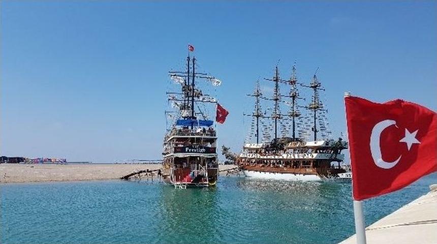 Prof. Dr. Balık&rsquo;tan, Manavgat Irmağı&rsquo;ndaki Teknelere Anket