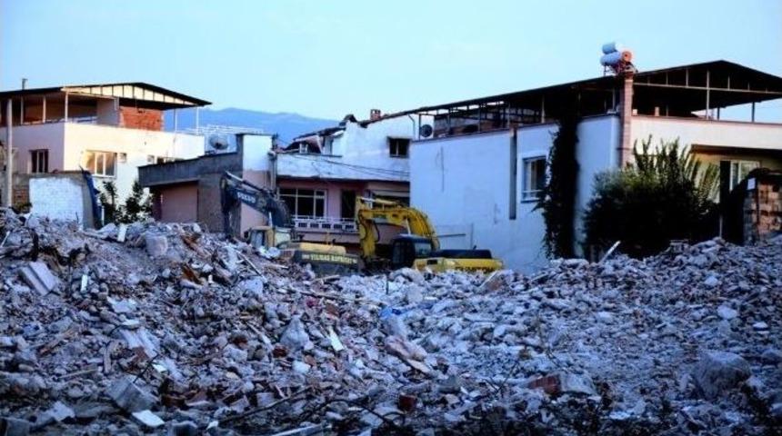 Fay Hattındaki Evlerin Yıkımı S&uuml;r&uuml;yor