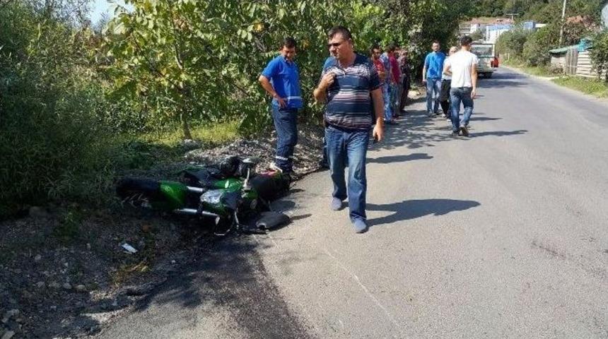 Motosiklet S&uuml;r&uuml;c&uuml;s&uuml; Duvara &Ccedil;arptı