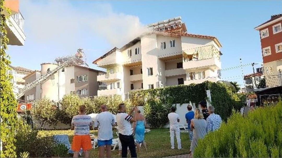 Apart Otelde &Ccedil;ıkan Yangın Korkuttu