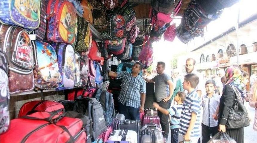 Okul Alış-verişi Esnafın Y&uuml;z&uuml;n&uuml; G&uuml;ld&uuml;rd&uuml;