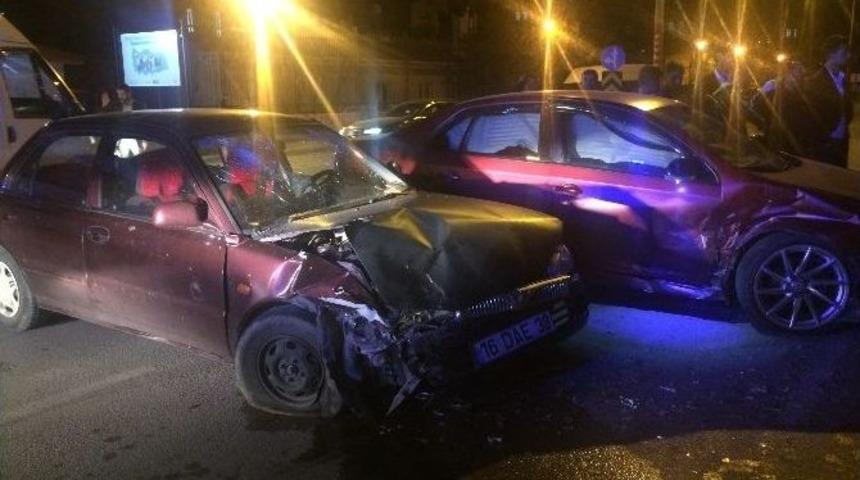 Van&rsquo;da Trafik Kazası; 2 Yaralı