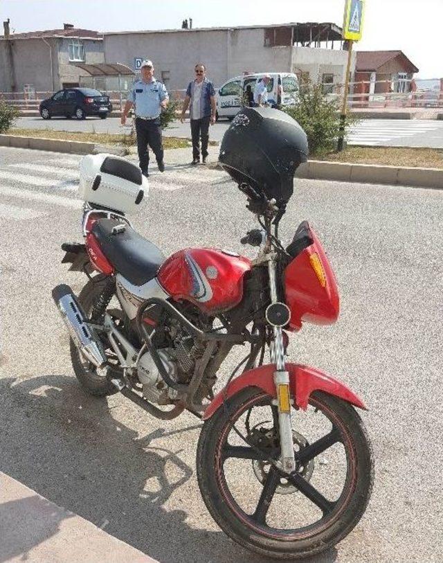 Otomobil Motosiklete Çarptı: 2 Yaralı