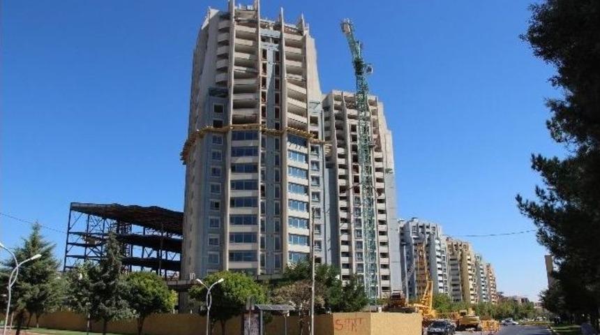 Diyarbakır&rsquo;ın İkiz Kuleleri Tıraşlanıyor