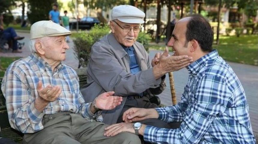 Başkan Altay, Parklardaki Vatandaşlar Ve &Ccedil;ocuklarla Bir Araya Geldi