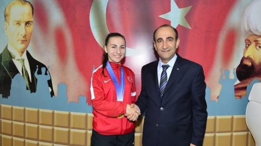 Yıldırım Belediyesi&rsquo;nin &lsquo;altın&rsquo; Sporcusu 5. Kez Avrupa Şampiyonu
