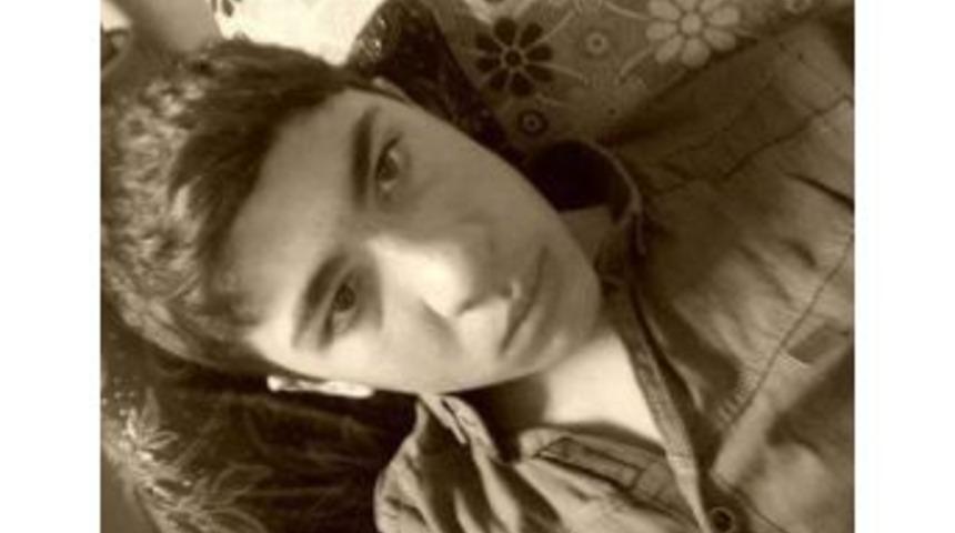 Motosikletliye &Ccedil;arparak &Ouml;l&uuml;m&uuml;ne Sebep Olan Otomobil S&uuml;r&uuml;c&uuml;s&uuml; Ka&ccedil;tı