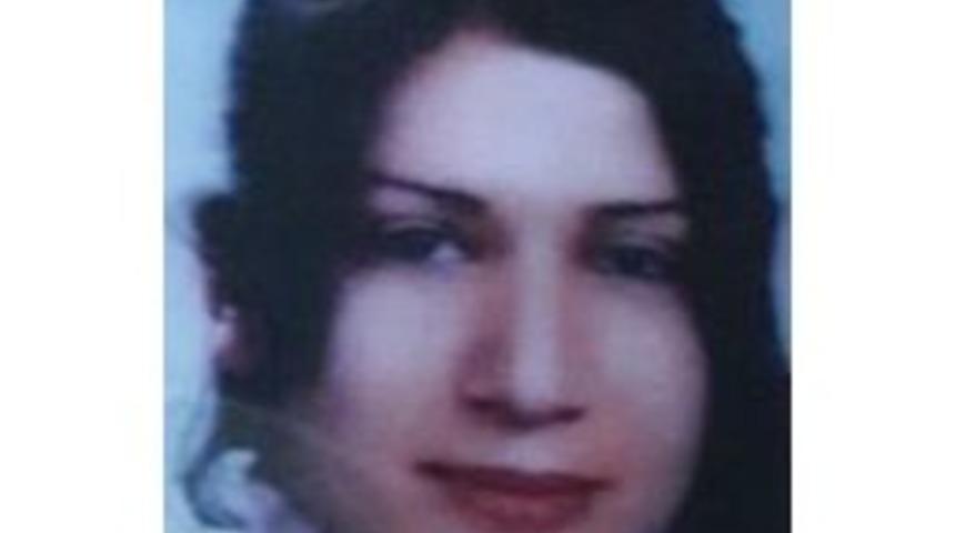 Eşini Ziyaret İ&ccedil;in Gittiği Cezaevi &Ouml;n&uuml;nde &Ouml;ld&uuml;r&uuml;ld&uuml;