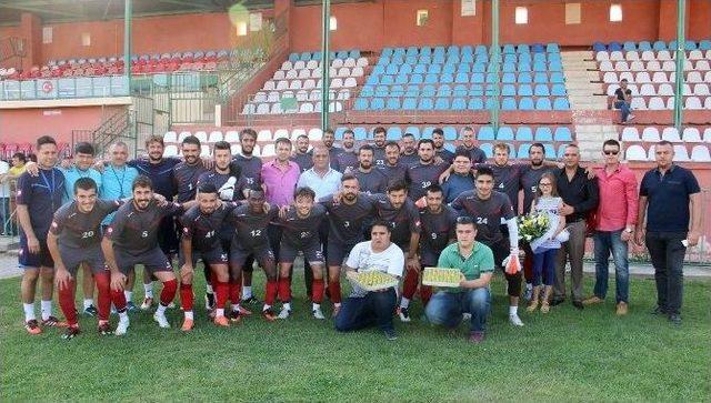 Troydem Ailesinden Edirnespor’a Baklavalı Destek