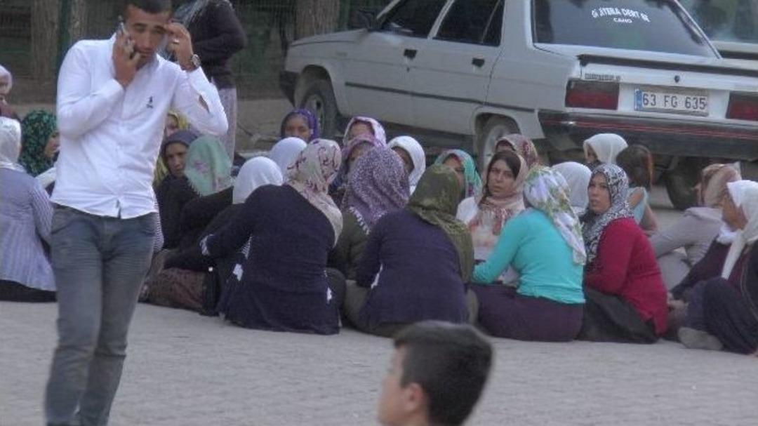 Nişan T&ouml;reninde Tartıştığı İki &Uuml;vey Kardeşini &Ouml;ld&uuml;rd&uuml;