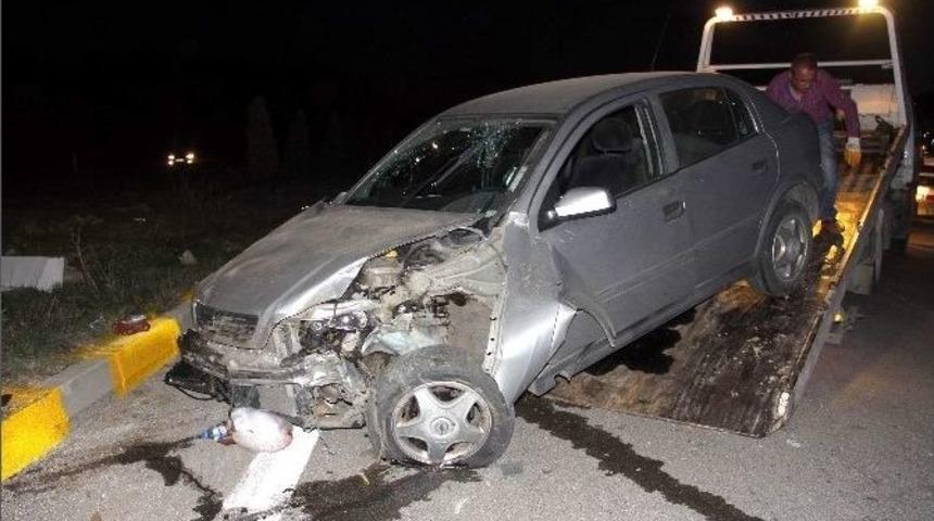 Kastamonu&rsquo;da Kavşakta İki Otomobil &Ccedil;arpıştı: 5 Yaralı