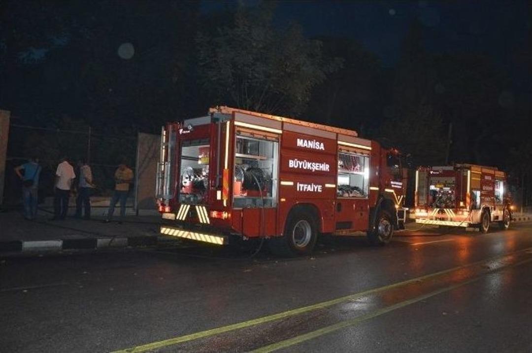 S&uuml;mer Bank Arazisindeki Yangın S&ouml;nd&uuml;r&uuml;ld&uuml;