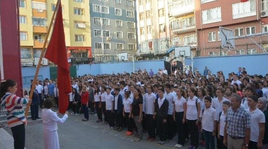 İlk Ders Zili &Ccedil;aldı