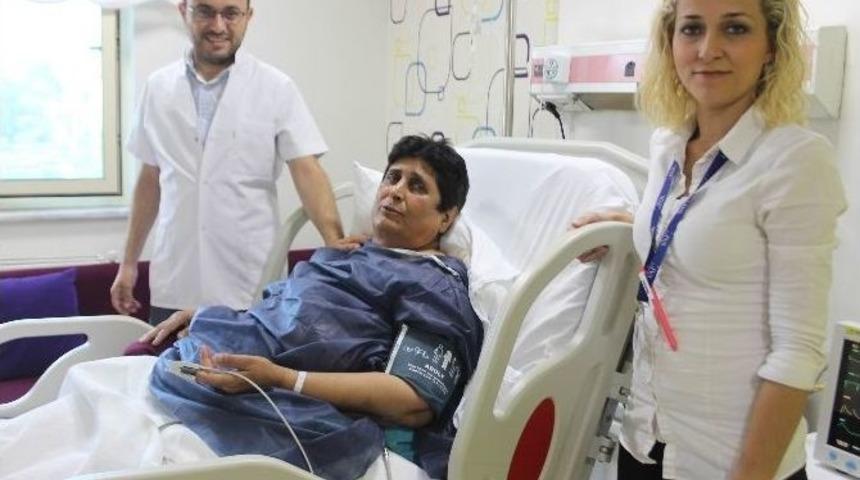 Yıllardır Nefes Darlığı Tedavisi Yapılan Kadının Boğazından &Ccedil;ıkarılan Kitle Şaşırttı